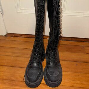 Edgy Black Knee-High Lace-Up Combat Boots with Chunky Platform Sole